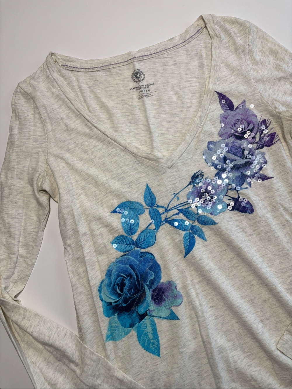 American Eagle Heather Grey Blue & Purple Roses & Sequins Long Sleeve Cotton Vne